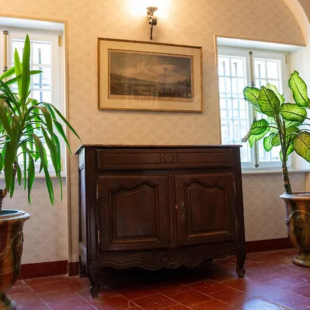 Chateau De Gard Bed & Breakfast